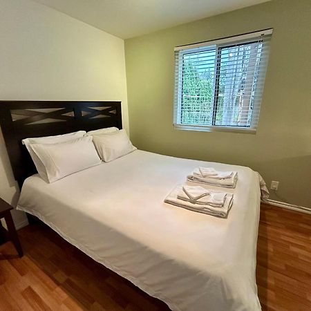 North Nanaimo Gem - Garden-View Room With Private Ensuite ภายนอก รูปภาพ