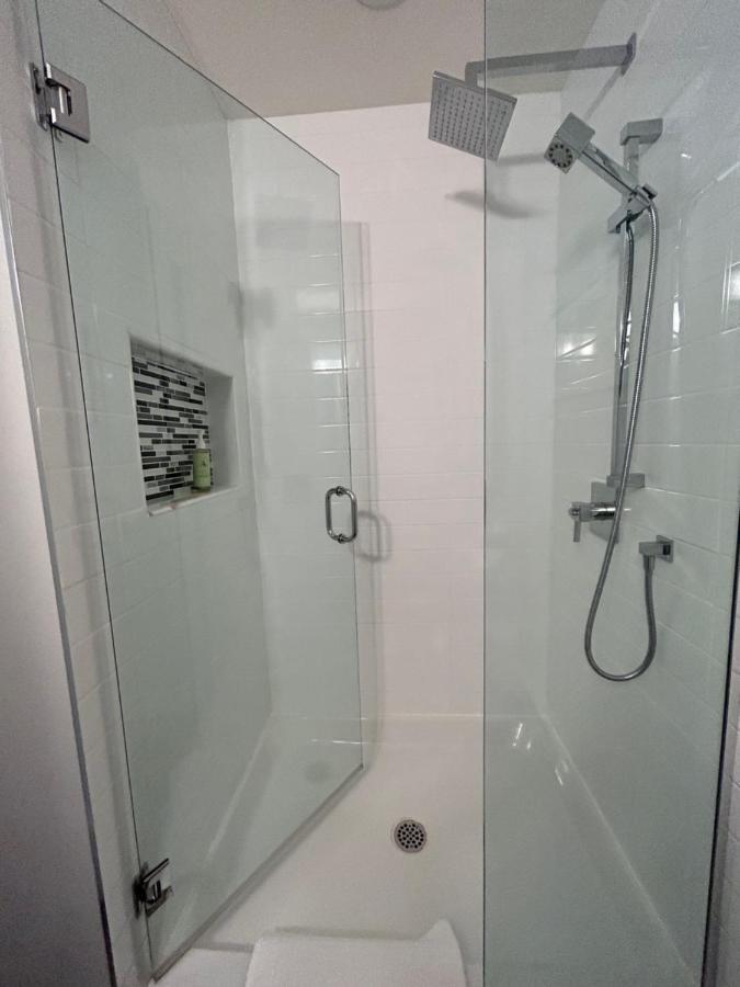 North Nanaimo Gem - Garden-View Room With Private Ensuite ภายนอก รูปภาพ
