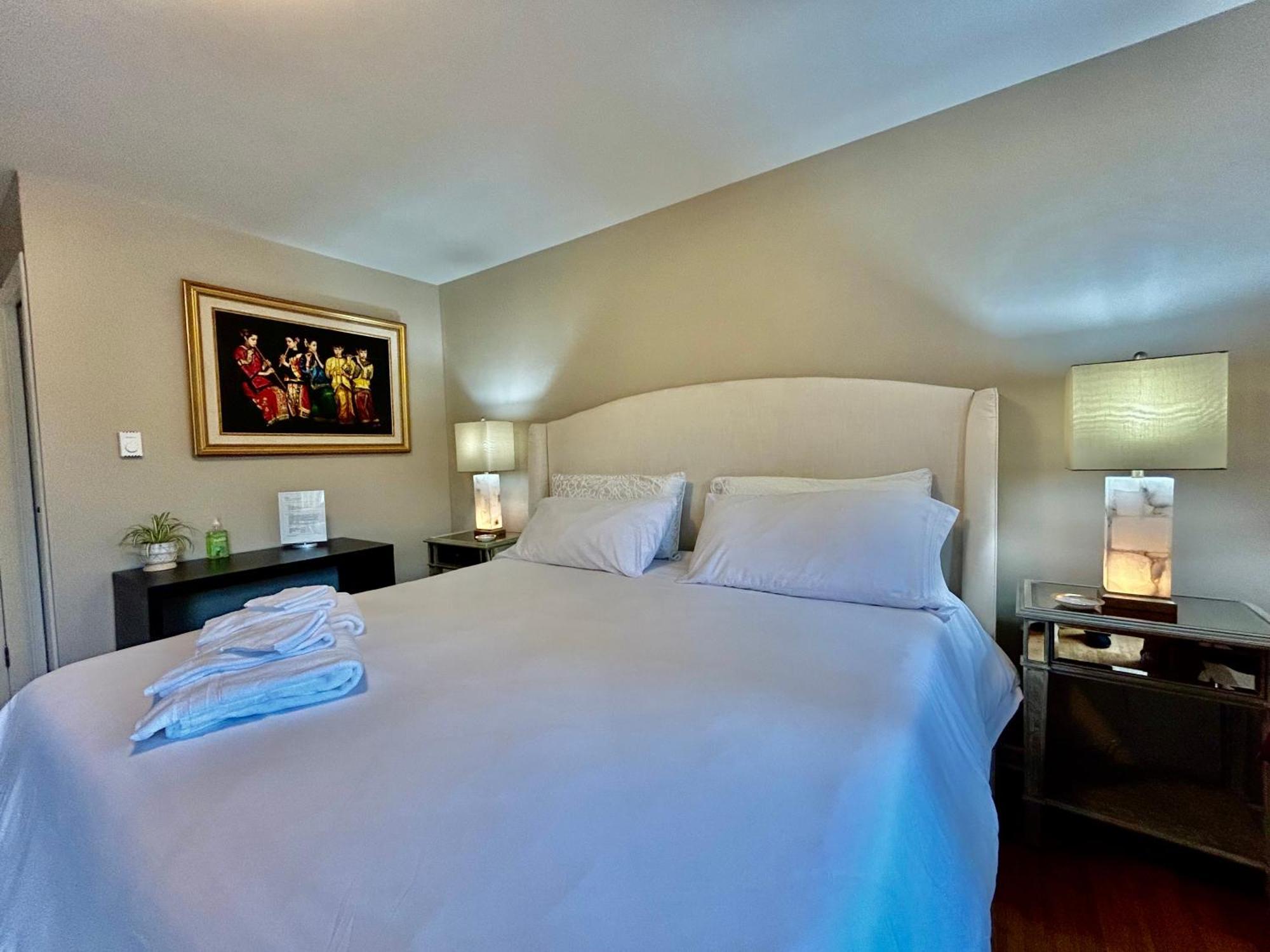 North Nanaimo Gem - Garden-View Room With Private Ensuite ภายนอก รูปภาพ